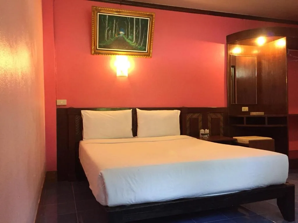 Standard Double Room with Fan — Railay Viewpoint Resort